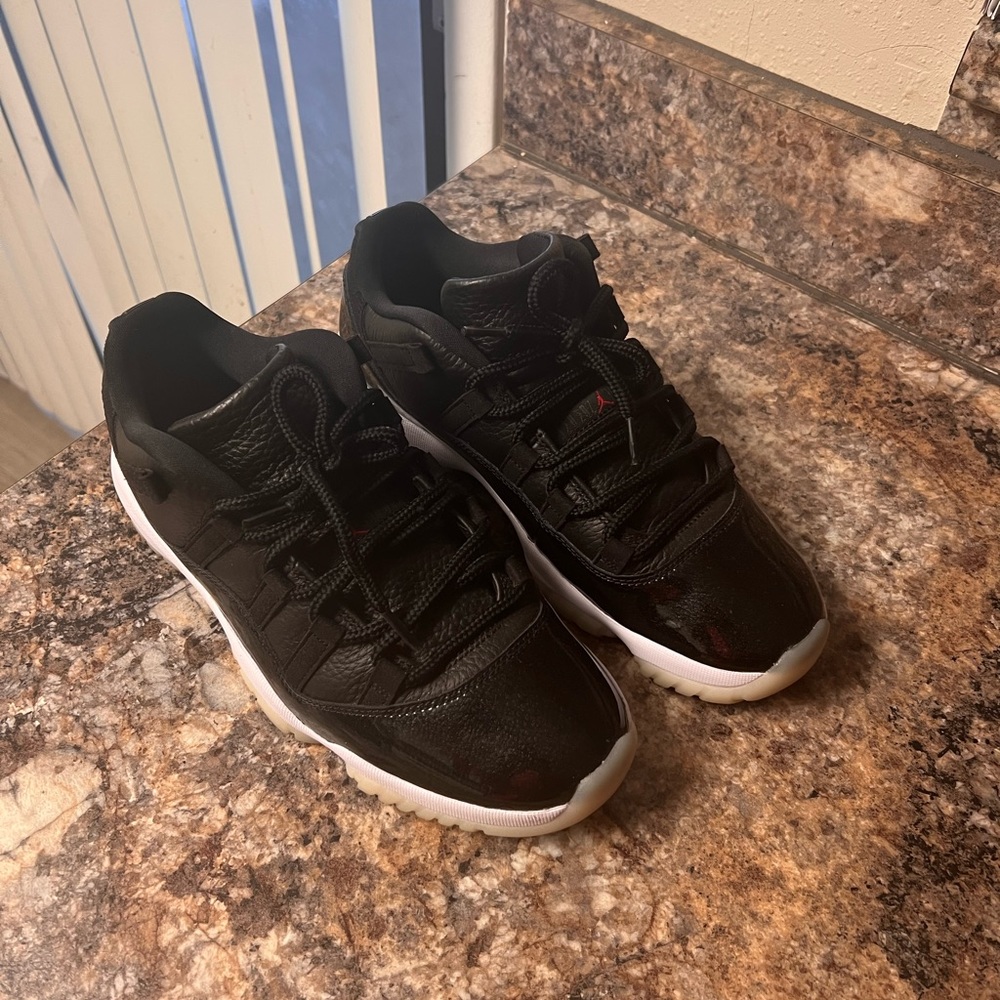 Retro 11 72-10 size 10